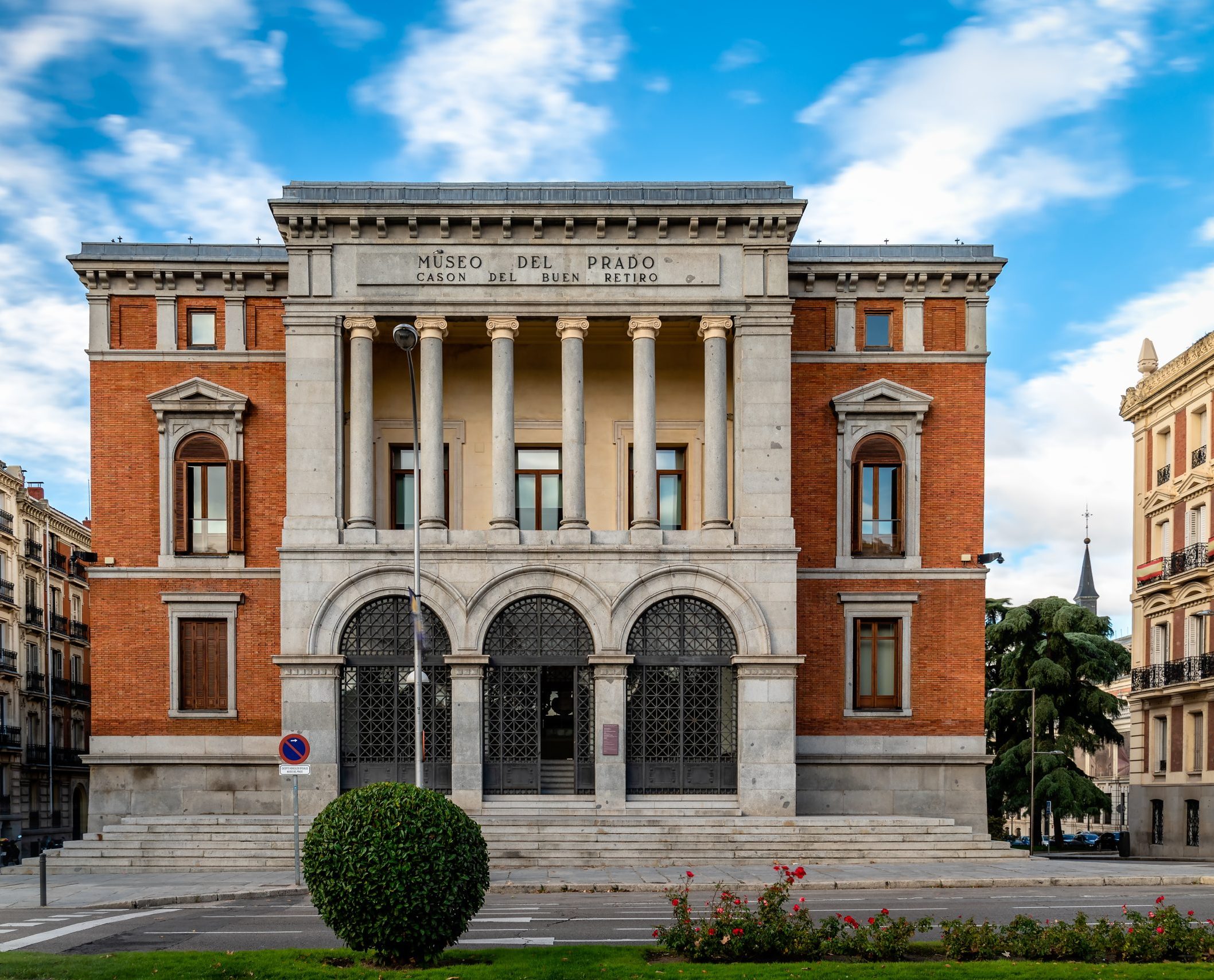 Madrid,,Spain,-,November,2,,2018:,Exterior,View,Of,Cason