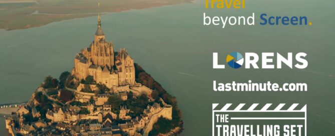 Le Mont-Saint-Michel vu du ciel, avec les logos de Lorens, lastminute.com et The Travelling Set